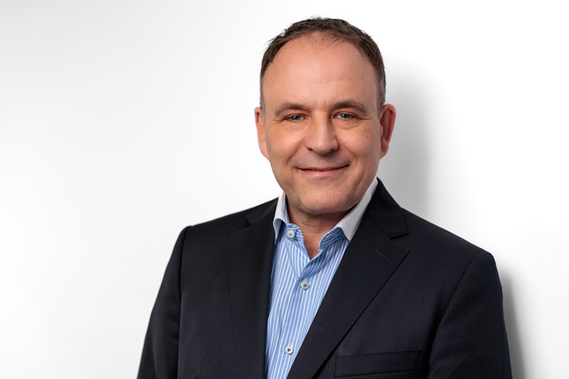 Dr. Michael Schormann